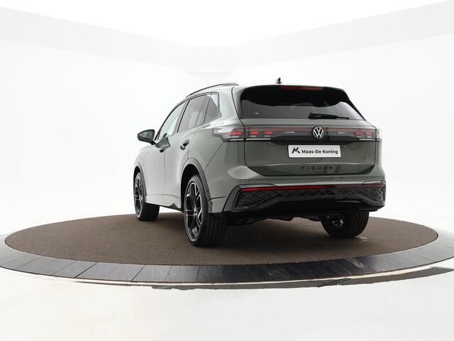 Volkswagen TIGUAN R-Line Edition 1.5 eHybrid 204 PK 6 versn. DSG · Achteruitrijcamera · Rondomzichtcamera · Draadloze telefoonlader · Black Style Pakket · Trekhaak inklapbaar, met elektrische ontgrendeling, incl. aanhangermanoeuvreerhulp Trailer Assist · Voorraad OUTLET · 