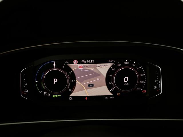 Volkswagen TIGUAN 1.4 TSI eHybrid Elegance | Trekhaak elektrisch wegklapbaar | Head-Up Display | Achteruitrijcamera | Stoel- en stuurverwarming