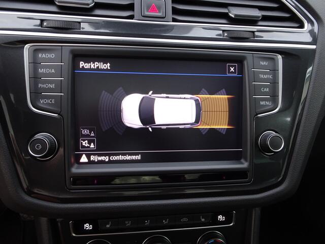 Volkswagen TIGUAN 1.4 TSI Comfortline Automatische airco, panorama dak, stoelverwarming, navigatie, led verlichting, massage stoel, navigatie, licht metalen velgen, enz.