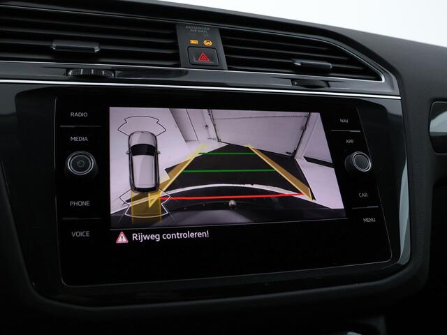 Volkswagen TIGUAN 1.4 TSI 245pk eHybrid Elegance · Camera · Apple/Android Car Play · Dodehoek Detectie · Wegklapbare Trekhaak · 18'' Inch · Stuur & Stoelverwarming ·