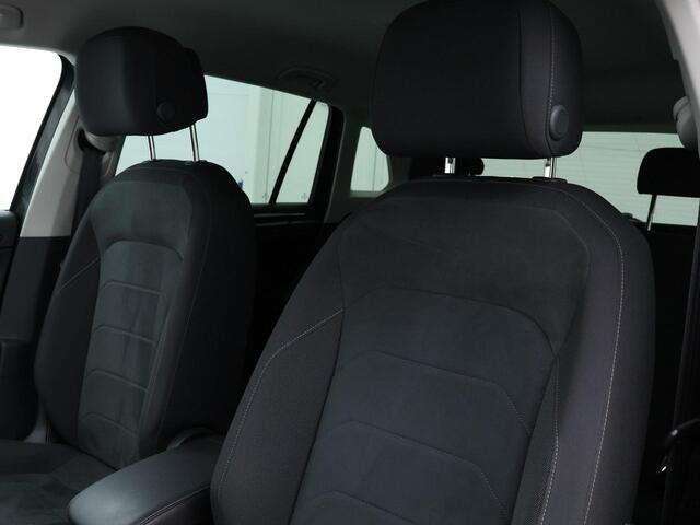 Volkswagen TIGUAN 1.4 TSI 245pk eHybrid Elegance · Camera · Apple/Android Car Play · Dodehoek Detectie · Wegklapbare Trekhaak · 18'' Inch · Stuur & Stoelverwarming ·