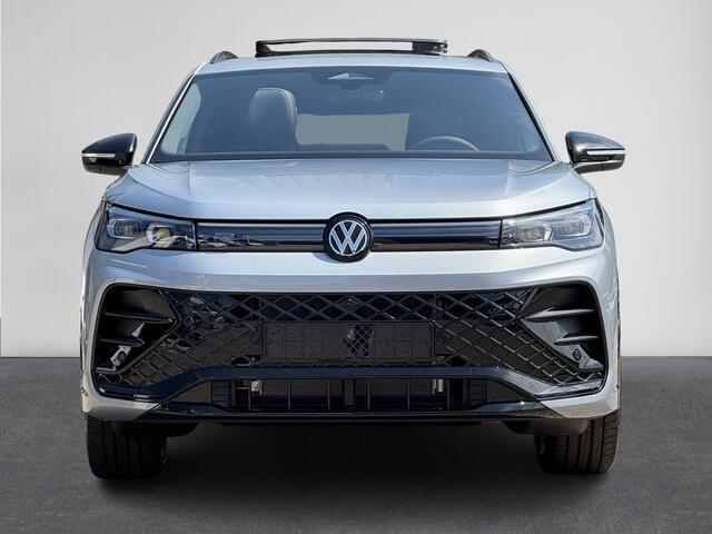 Volkswagen TIGUAN 1.5 eHybrid R-Line | Nieuw! | Navi | ACC | Pano | Camera | Interieur Style Pakket | Elektrische kofferklep | ( Vestiging - Nieuwegein )