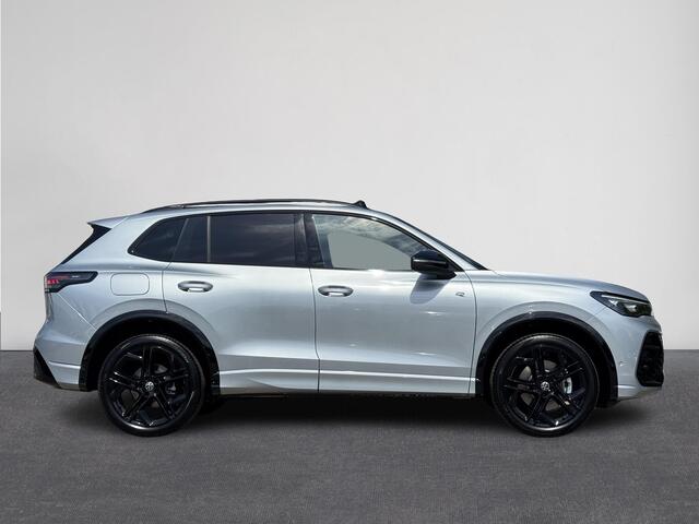 Volkswagen TIGUAN 1.5 eHybrid R-Line | Nieuw! | Navi | ACC | Pano | Camera | Interieur Style Pakket | Elektrische kofferklep | ( Vestiging - Nieuwegein )