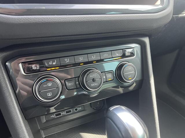 Volkswagen TIGUAN 1.5 TSI ACT Comfortline Business / Trekhaak (1.800KG) / Adaptief Cruise Control / 360 Camera / Dakrails / Massage Functie Voorstoelen / Stoel-. Stuur Verwarming / Airco / Navigatie / Bluetooth / Radio /