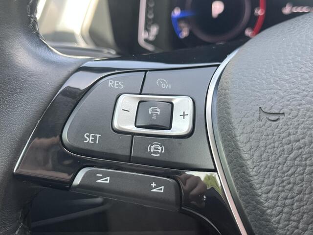 Volkswagen TIGUAN 1.5 TSI ACT Comfortline Business / Trekhaak (1.800KG) / Adaptief Cruise Control / 360 Camera / Dakrails / Massage Functie Voorstoelen / Stoel-. Stuur Verwarming / Airco / Navigatie / Bluetooth / Radio /