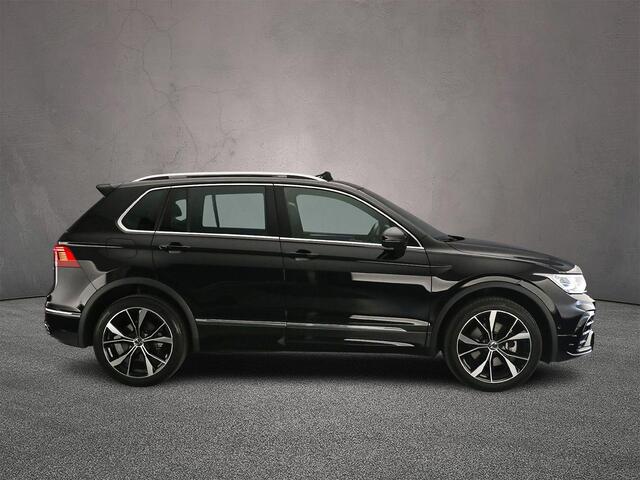 Volkswagen TIGUAN R-Line Business 1.4 TSI eHybrid 245pk DSG Automaat Trekhaak, 360 camera, Adaptive cruise control, Lederen bekleding, LED matrix koplampen, Panoramadak