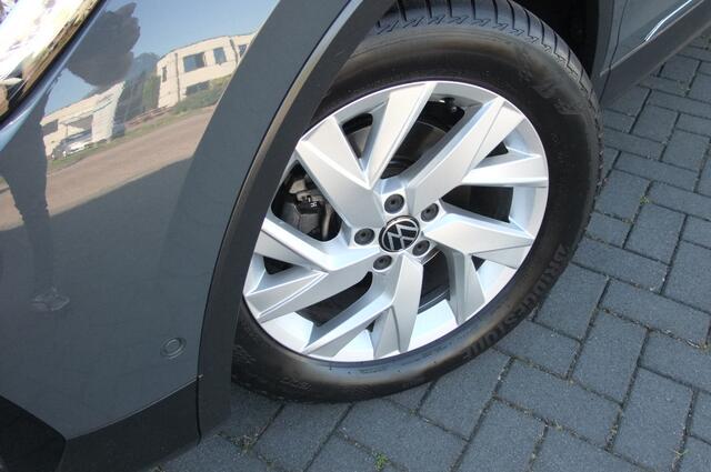 Volkswagen TIGUAN 1.5 TSI Elegance / Facelift! / Trekhaak af-fabriek/ IQ light/ Carplay/ Stoelverwarming/ Camera