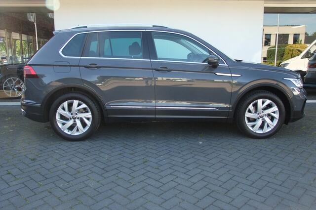 Volkswagen TIGUAN 1.5 TSI Elegance / Facelift! / Trekhaak af-fabriek/ IQ light/ Carplay/ Stoelverwarming/ Camera
