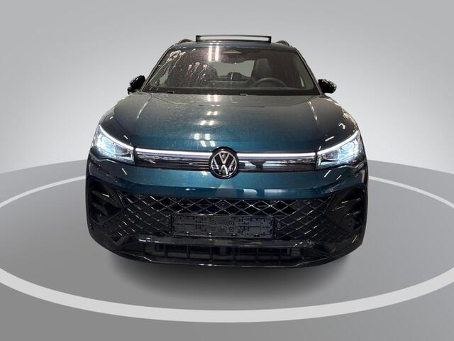 Volkswagen TIGUAN 1.5 204pk DSG eHybrid R-Line · Panoramadak · Harman Kardon · Leder · 360 Camera · Wegklapbare Trekhaak · Stoelventilatie · Massage · 20'' Inch ·