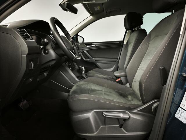 Volkswagen TIGUAN 1.4 TSI eHybrid Elegance | Virtual | Winter Pack | Navigatie | Camera | IQ Light |