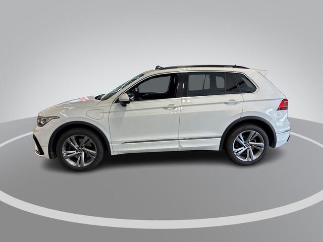 Volkswagen TIGUAN 1.4 TSI 245pk DSG eHybrid R-Line Business · Panoramadak · 360 Camera · Wegklapbare Trekhaak · Stoelverwarming · Matrix LED · Head-Up · 19'' Inch ·