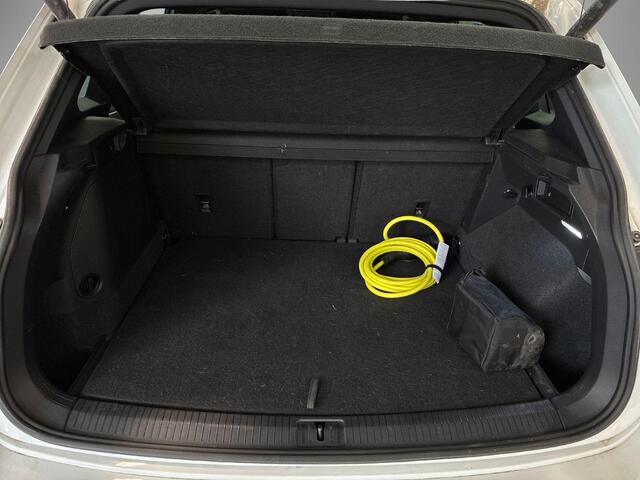 Volkswagen TIGUAN 1.4 TSI 245pk DSG eHybrid R-Line Business · Panoramadak · 360 Camera · Wegklapbare Trekhaak · Stoelverwarming · Matrix LED · Head-Up · 19'' Inch ·