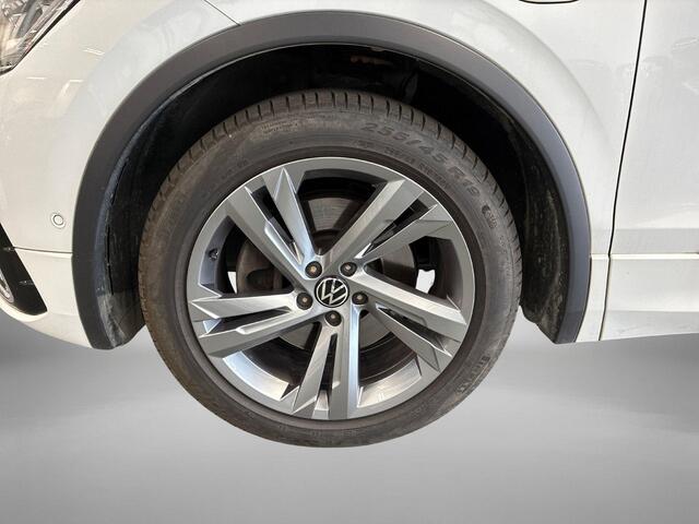 Volkswagen TIGUAN 1.4 TSI 245pk DSG eHybrid R-Line Business · Panoramadak · 360 Camera · Wegklapbare Trekhaak · Stoelverwarming · Matrix LED · Head-Up · 19'' Inch ·