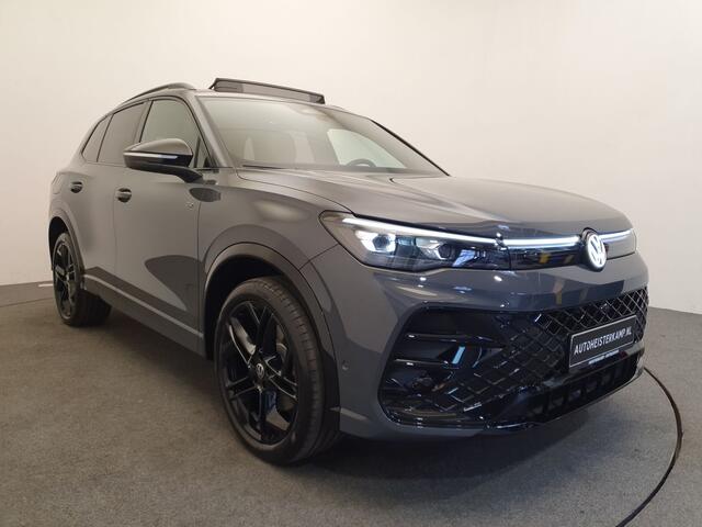 Volkswagen TIGUAN 1.5 eHybrid 272pk DSG/AUT R-Line Wegklapbare trekhaak, Panoramadak, Harman/Kardon, Leder