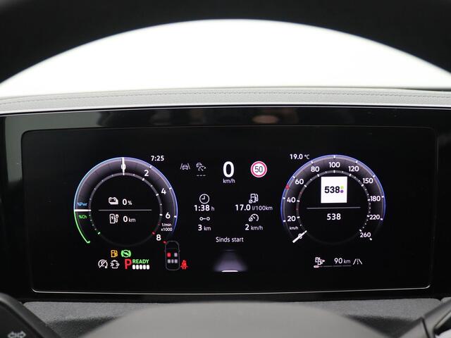Volkswagen TIGUAN 1.5 eHybrid R-Line Edition 272PK DSG Panoramadak, Trekhaak, 20" LM Velgen, Black Style, 360gr. Camera, Head-Up Display, Navi via Apple Carplay/Android Auto