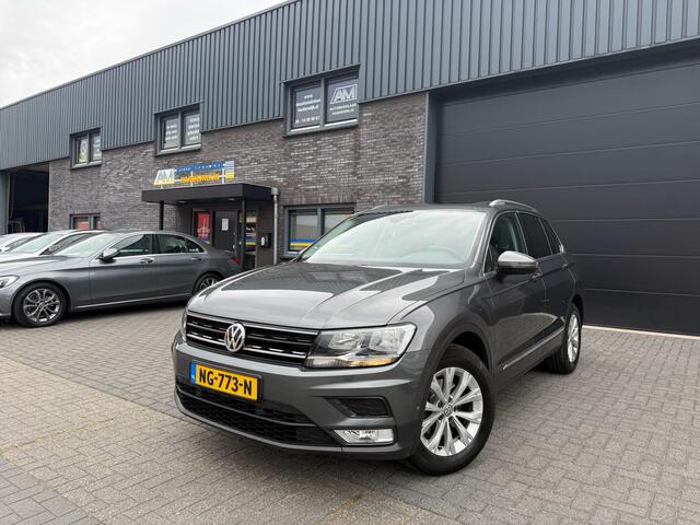 Volkswagen TIGUAN 1.4 TSI ACT Connected Series | 1E EIGENAAR | 12MND GARANTIE | AUTOMAAT | ACC | PANO | TREKHAAK | DAB | CARPLAY | NAVI | STOELVERW |