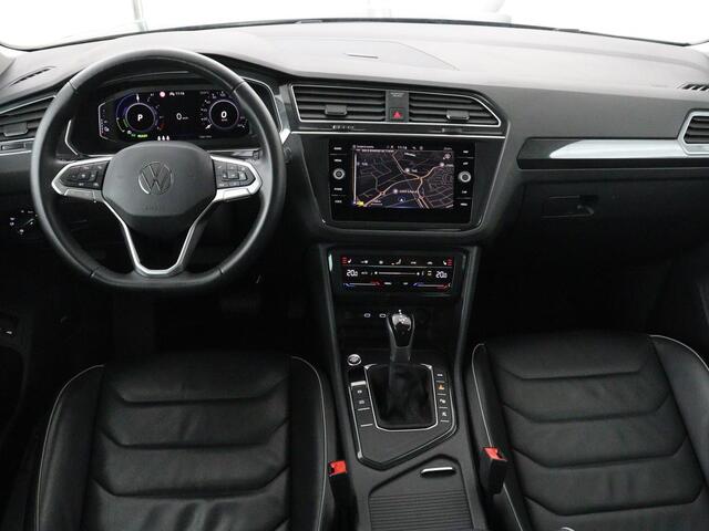 Volkswagen TIGUAN 1.4 TSI eHybrid Elegance Exclusive | SOH 88% | Panoramadak | Leder | Stoelverwarming | 360 Camera | Virtual Cockpit | Adaptive cruise | Carplay | Sfeerverlichting | Navigatie | Matrix LED | PHEV | Plug In