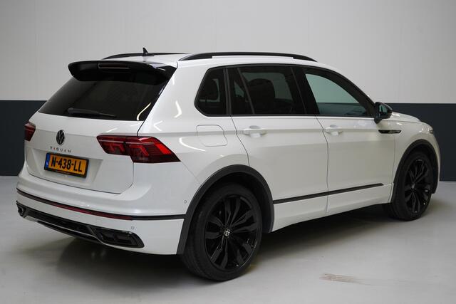Volkswagen TIGUAN 1.5 TSI 150pk R-Line | Carplay | Sfeerverlichting | Blind-Spot | Zwart optiek | Adaptive cruise