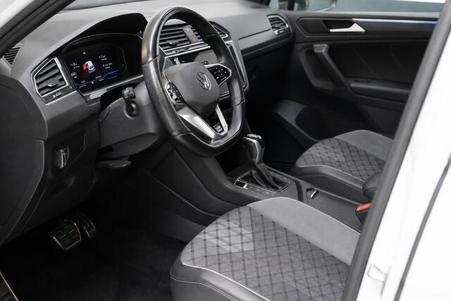 Volkswagen TIGUAN 1.5 TSI 150pk R-Line | Carplay | Sfeerverlichting | Blind-Spot | Zwart optiek | Adaptive cruise