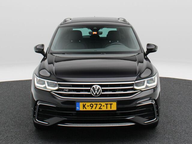 Volkswagen TIGUAN 1.5 TSI R-Line Business+ | Stoel/Stuurverwarming | Panorama dak | Adaptive Cruise | Trekhaak | Camera | IQ LED | CarPlay | 19 Inch | 72.960 Km !!