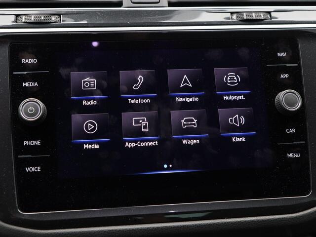 Volkswagen TIGUAN 1.5 TSI R-Line Business+ | Stoel/Stuurverwarming | Panorama dak | Adaptive Cruise | Trekhaak | Camera | IQ LED | CarPlay | 19 Inch | 72.960 Km !!