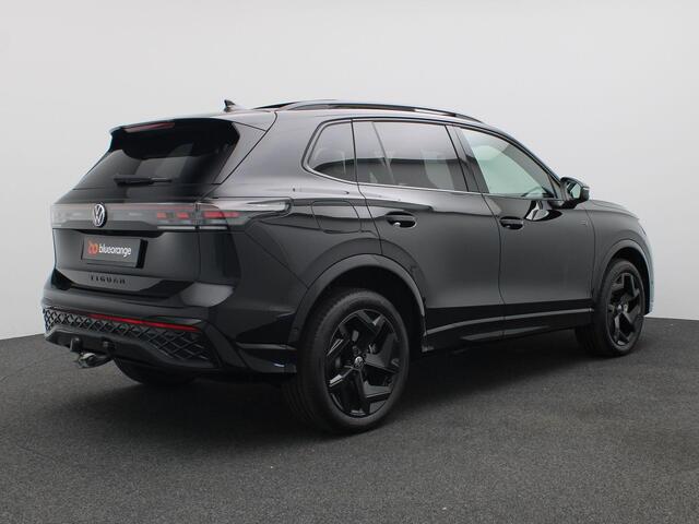Volkswagen TIGUAN 1.5 eHybrid R-Line Edition 272PK DSG SOH 100%, Panoramadak, Trekhaak, Black Style, Navi, Elektr. Achterklep, 19" LM Velgen, Keyless, Side Assist, Matrix LED-Verlichting, 360gr. Camera