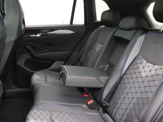 Volkswagen TIGUAN 1.5 eHybrid R-Line Edition 272PK DSG SOH 100%, Panoramadak, Trekhaak, Black Style, Navi, Elektr. Achterklep, 19" LM Velgen, Keyless, Side Assist, Matrix LED-Verlichting, 360gr. Camera