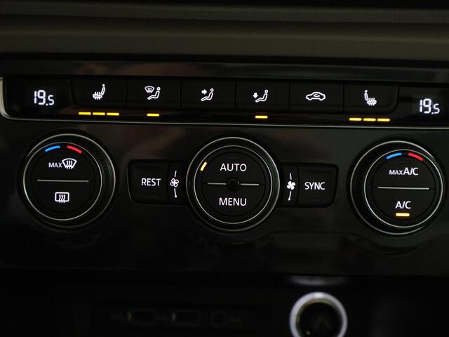 Volkswagen TIGUAN 2.0 TSI 4Motion Highline Business Automaat | 360° Camera | Trekhaak | Vol leer | Stoelverwarming | Schuif-/Kanteldak |