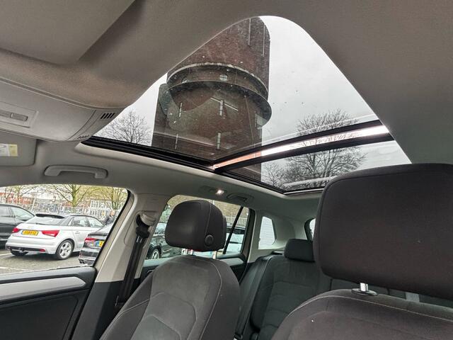 Volkswagen TIGUAN 1.4 TSI Comfortline | Panorama | Camera | Navigatie | Stoelverw. // Word Verwacht //
