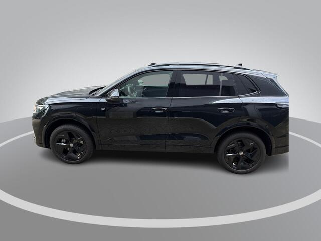 Volkswagen TIGUAN 1.5 204pk DSG eHybrid R-Line Edition · Panoramadak · Wegklapbare Trekhaak · 360 Camera · Massage · Black Style · 20'' Inch · Garantie t/m 23-09-2030 of 100.000km