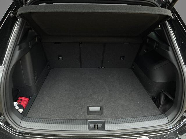 Volkswagen TIGUAN 1.5 204pk DSG eHybrid R-Line Edition · Panoramadak · Wegklapbare Trekhaak · 360 Camera · Massage · Black Style · 20'' Inch · Garantie t/m 23-09-2030 of 100.000km