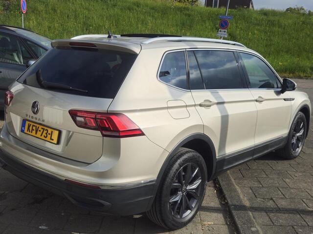 Volkswagen TIGUAN Allspace 1.5 TSI Life Business Pano/Leder/Led/Cam/