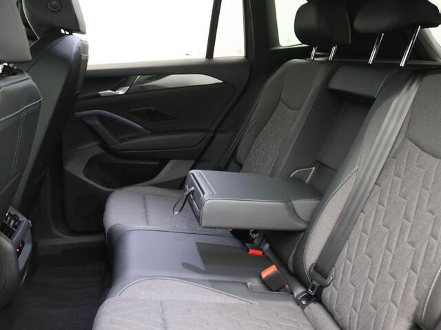Volkswagen TIGUAN 1.5 eHybrid Life Edition 204PK DSG Panoramadak, Trekhaak, 360gr. Camera, Zwarte hemelbekleding, 18" LM Velgen, Navi via Apple Carplay/Android Auto, Keyless, Elektr. Achterklep, Side Assist