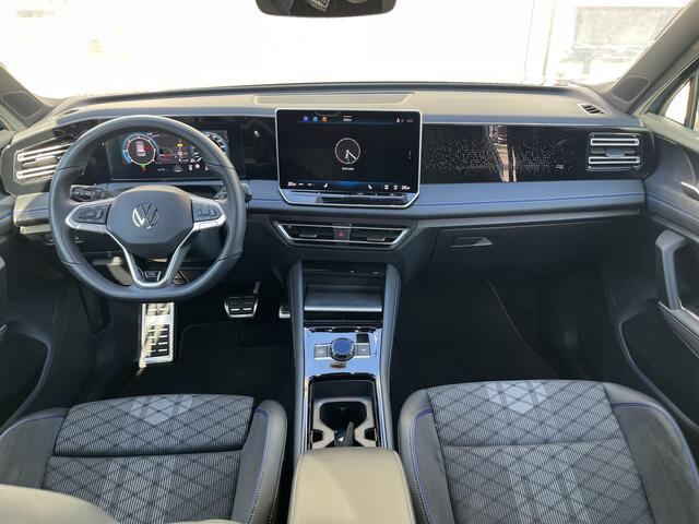 Volkswagen TIGUAN 2.0 TDI R-Line Stoelverwarming Massage Apple carplay Virtueel display Achterruitrij camera Navigatiesysteem