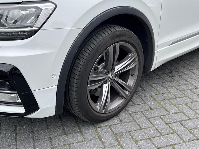 Volkswagen TIGUAN 2.0 TSi DSG 4Motion Highline Business R-Line | EL. TREKHAAK | STANDKACHEL | PANORAMADAK |