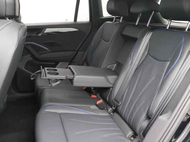 Volkswagen TIGUAN 1.5 eHybrid R-Line Edition 272PK DSG Panoramadak, Trekhaak, Leder, Memorystoelen, Achteruitrijcamera, Keyless, Navi via Apple Carplay/Android Auto, Side Assist, Black Style, 20" LM Velgen, Matrix LED-Verlichting