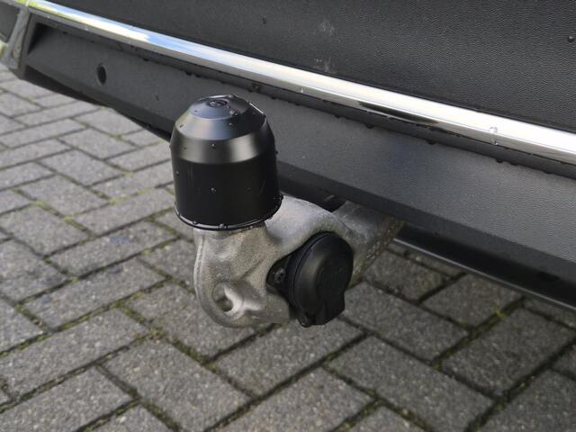 Volkswagen TIGUAN 1.4 TSI eHybrid R-Line Business+ / Elektrische trekhaak / Trekgewicht 1.800 kg / Rondomzicht camera / Stuur- & Stoelverwarming / Elektrische achterklep / Voorstoelen met massage functie / Draadloze telefoon lader /