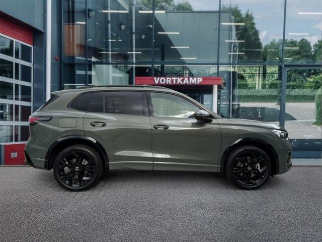 Volkswagen TIGUAN 1.5 TSI e HYBRID R-LINE 272 PK LEDER/PANO-DAK/TREKHAAK/HenK/360CAMERA