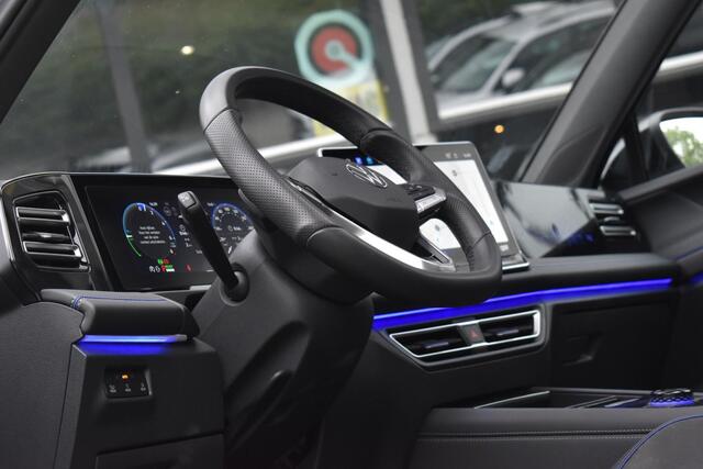 Volkswagen TIGUAN 1.5 eHybrid R-Line Pano Lane 360C IQ Trekhaak