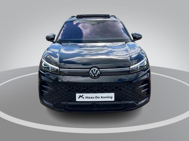 Volkswagen TIGUAN 1.5eHybrid 200kW/272PK R-Line Black Style DSG · Panoramadak · Leder · Trekhaak · Harman Kardon sound · Camera · Apple/Android Car Play · Verwarmde stoelen Voor & Achter · Stoelventilatie · Garantie t/m 10-06-2030 of 100000km.
