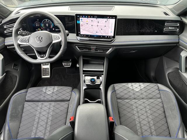 Volkswagen TIGUAN 1.5 eHybrid R-Line | Black line | 360 Camera | 20 Inch | Trekhaak | Dode hoek | IQ light | Elek. klep | Rijklaar incl. garantie