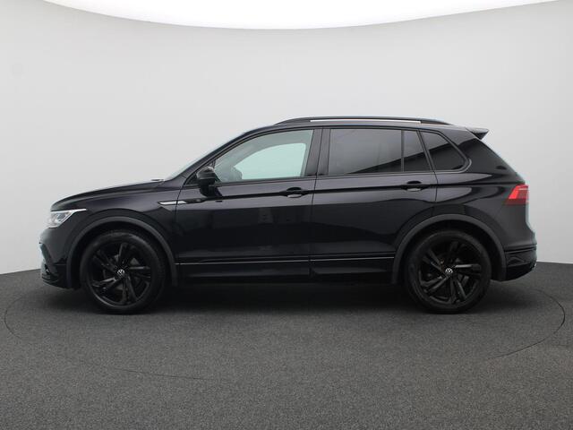 Volkswagen TIGUAN 1.5 TSI R-Line Business+ 150PK DSG Trekhaak, Achteruitrijcamera, Black Style, Voorruitverwarming, Stoel-Stuurverwarming, Side Assist, 19" LM Velgen