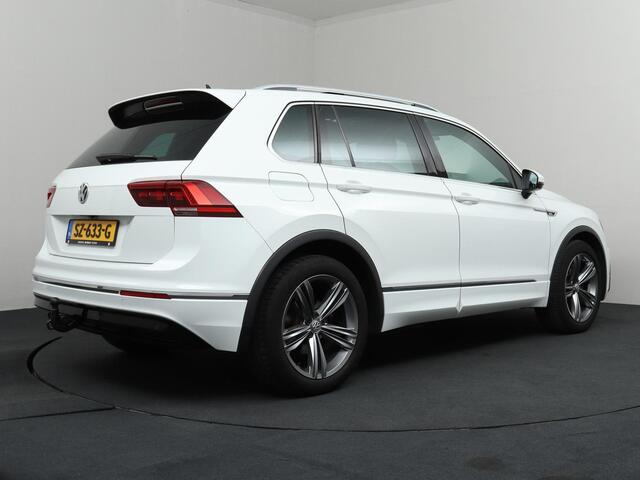 Volkswagen TIGUAN 1.4 TSI ACT Highline R-line Panodak | Dynaudio | Trekhaak | Virtual Cockpit