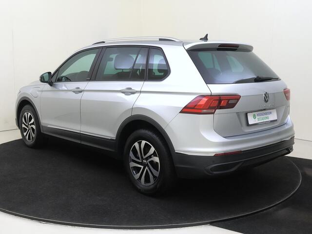 Volkswagen TIGUAN 1.4 TSI eHybrid Life Business | SoH 93% | Trekhaak | Adaptieve cruise control | Achteruitrijcamera | Navigatie | Adaptieve cruise control | Stoel- en stuurwielverwarming | 3-zone airco |