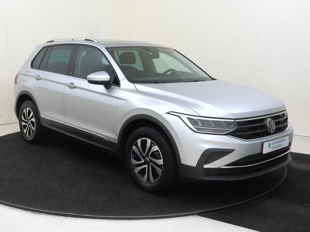 Volkswagen TIGUAN 1.4 TSI eHybrid Life Business | SoH 93% | Trekhaak | Adaptieve cruise control | Achteruitrijcamera | Navigatie | Adaptieve cruise control | Stoel- en stuurwielverwarming | 3-zone airco |