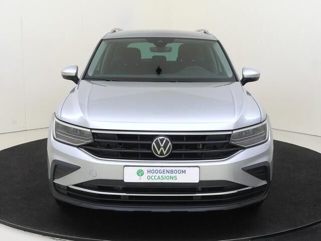 Volkswagen TIGUAN 1.4 TSI eHybrid Life Business | SoH 93% | Trekhaak | Adaptieve cruise control | Achteruitrijcamera | Navigatie | Adaptieve cruise control | Stoel- en stuurwielverwarming | 3-zone airco |
