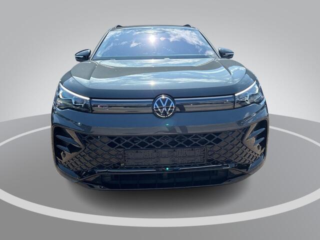 Volkswagen TIGUAN 1.5 eHybrid 204pk DSG R-Line Edition · Inklap. Trekhaak · 360 Camera · Matrix LED · Dodehoeksensor · Massagefunctie · Garantie t/m 01-07-2030 of 100.000km