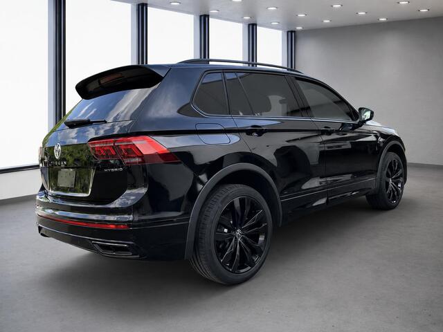 Volkswagen TIGUAN 1.4 TSI eHybrid R-Line Wegklapbare trekhaak 20 inch LED Head-Up Display Carplay ACC Stuurwielverwarming 360 Gr Camera