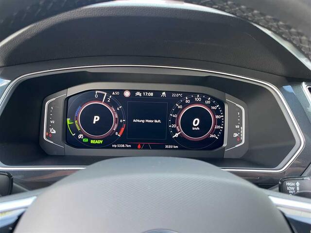 Volkswagen TIGUAN 1.4 TSI eHybrid R-Line Wegklapbare trekhaak 20 inch LED Head-Up Display Carplay ACC Stuurwielverwarming 360 Gr Camera