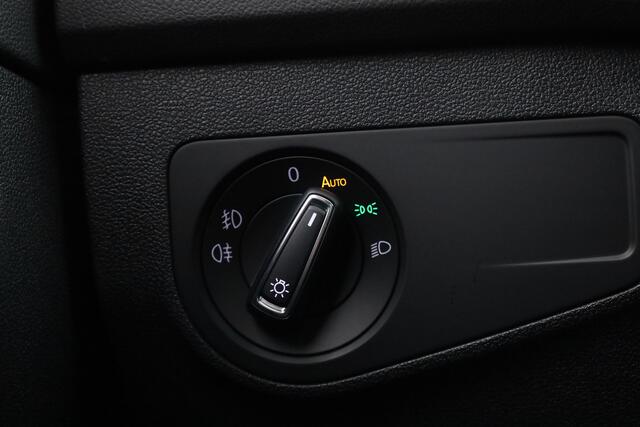 Volkswagen TIGUAN 1.5 TSI ACT R-Line | Rijklaar! | 2x R-Line | Trekhaak | Dig. Cockpit | Adapt. Cruise | Camera+PDC | Stoelverw. | LED | NAV+App.Connect | Elek. Spiegels